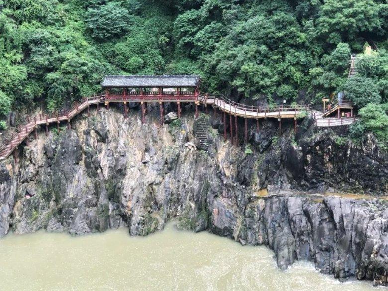 麦克斯：兄弟魔咒